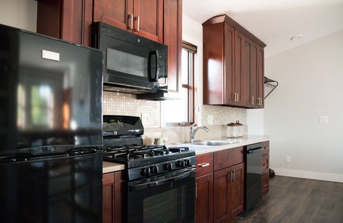 Old Town Apartment | Downtown and super nice large 1 bedroom. Private. 3 blocks to Main Street