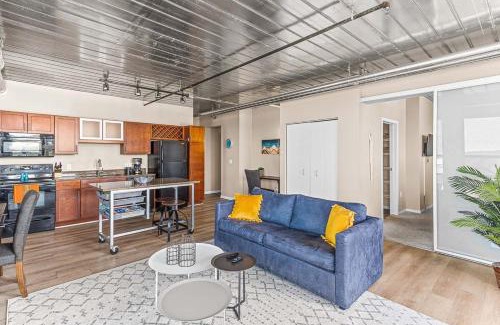 Old West Side Apartment | Downtown Ann Arbor 2 King Bed Balcony Apartment