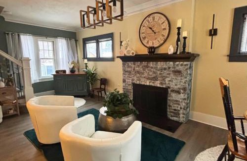 Grand Rapids Villa | Downtown Colonial