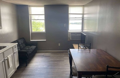 Columbus Junction House | Downtown Columbus 2 bedroom unit with great views!