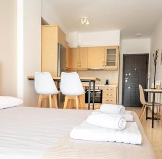 Korinthos Apartment | Downtown Comfy Studio