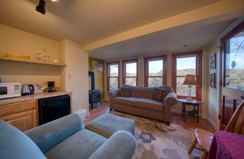 Eureka Springs Historic District Apartment | Downtown Edgewood Terr Piedmont