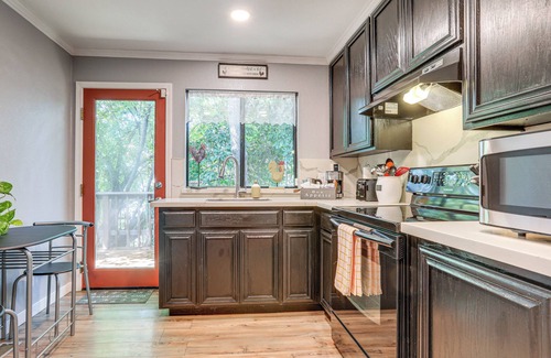Fair Oaks House | Downtown Fair Oaks Home ~ 15 Mi to Sacramento!
