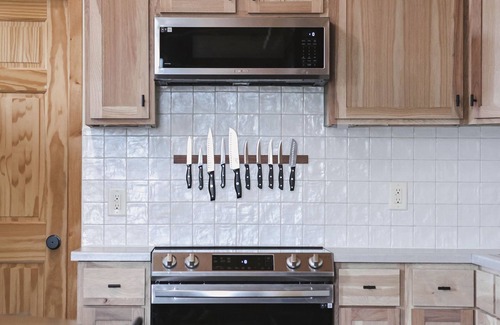 Isle Apartment | Downtown Isle; one block to Lake Mille Lacs beach!