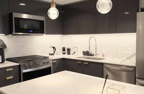 Bowery Apartment | Downtown Luxurious 1-Bedroom Apartment - Incredible Location