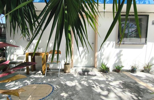 Colonia Adolfo Lopez Mateos Apartment | Downtown private studio, comfortable & calm, wi-fi, work area, a/c, & kitchen