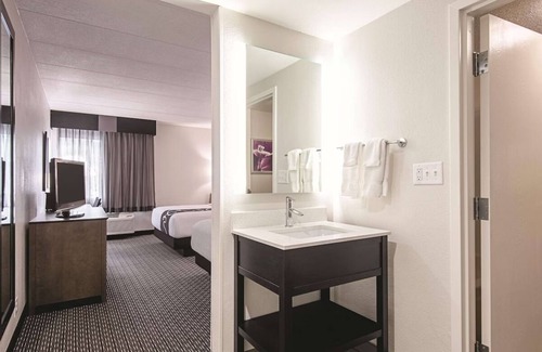 Portland Hotel | Downtown Portland Escape, 2 Queen Beds, La Quinta, 2 Family Ready Rooms
