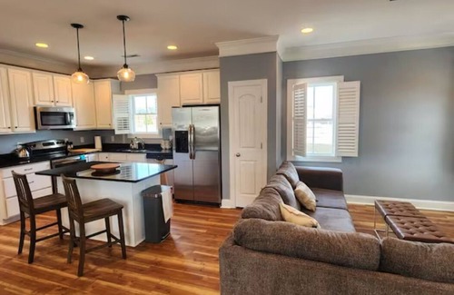 Jacksonville House | Downtown retreat + Theater Room
