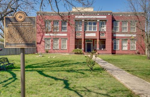Schertz Apartment | Downtown Schertz Vacation Rental Near Restaurants!