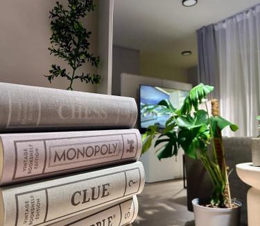 Teigar Apartment | Downtown studio by the sea
