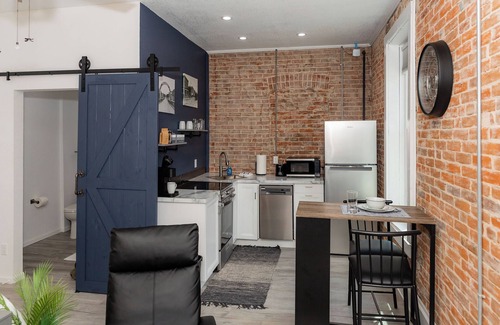 Waverly Apartment | Downtown Studio great for a weekend getaway or longer work stay!
