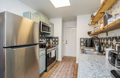 Downtown House | Downtown Trailside Cottage
