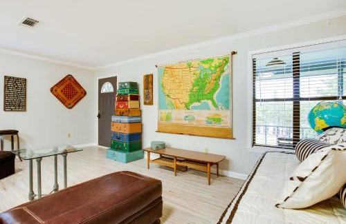 Doyline House | Doyline Cottage with Large Porch and Lake Access!