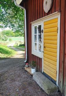 Hallstahammar Municipality Bed & Breakfast | Drängstugan