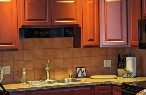 Owls Head House | Dragonfly -Lakefront Cottage