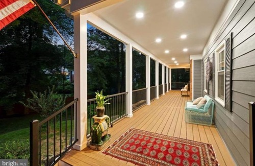 Dunn Loring House | DREAM 10+HOME!