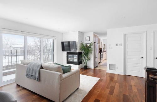 Boisbriand House | Dream Home Retreat - Townhome in Boisbriand