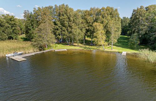 Upplands-Bro Municipality Villa | Dream location with lake view & Top location near