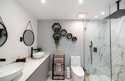 Ludlam Bed & Breakfast | dream space to relax in miami