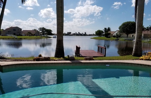 Pembroke Pines House | Dream Vacation House In Pembroke Pines with heated pool
