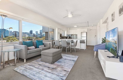 Kirribilli Apartment | Dream Views of Sydney CBD