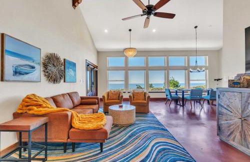Manchester House | Dream Weaver House with Hot Tub and Ocean View!