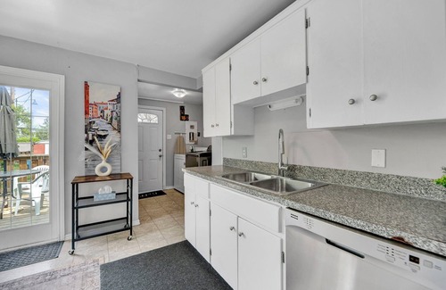 Montgomery House | Dreams off 16th
