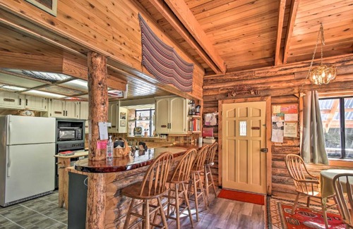 Ponderosa House | Dreamtime Cabin with Deck in Sequoia Natl Forest!