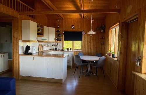 Langanesbyggð House | Dreamy cabin with a garden