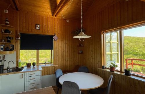 Langanesbyggð House | Dreamy cabin with a garden
