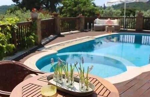 Troulos Villa | Dreamy Skiathos Villa Jasmine w an Exclusive Pool
