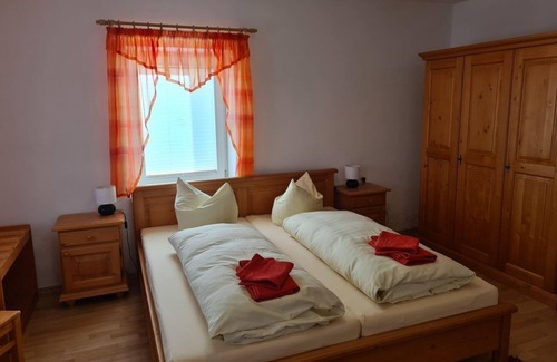 Eichigt Bed & Breakfast | Dreibettzimmer Bettenhaus, Dusche, Wc,online - Landgasthof Süßebach