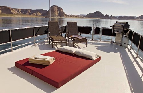 Wahweap House | Drift, Dream, Discover: Your Houseboat Adventure Awaits!