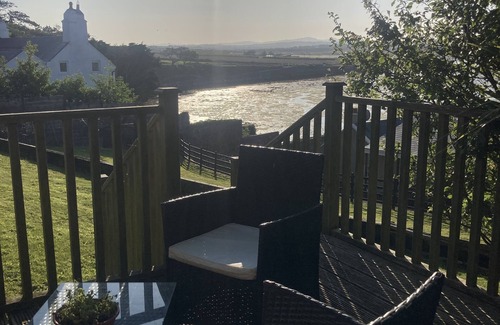 Ardfert Apartment | Driftaway at Barrow Lodge on the shore of stunning Barrow Bay