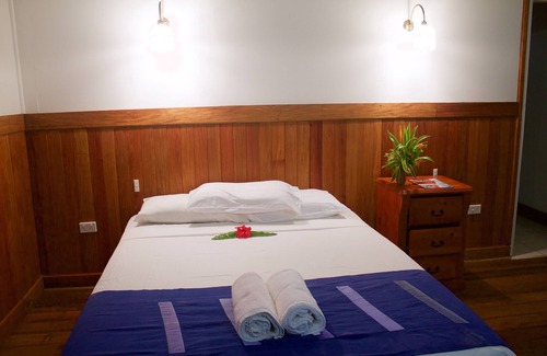 Alotau Bed & Breakfast | Driftwood Resort