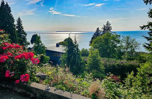 Blaine House | Driftwood Retreat