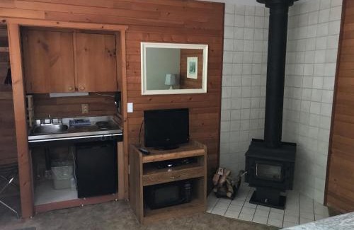 Sturdies Bay Resort | Driftwood Village Cottages