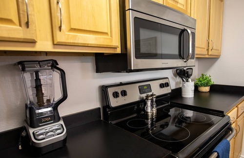 Austin House | Dripping Springs area Guesthouse Bungalow