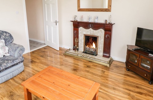 Dromore West Cottage | DROMORE WEST COTTAGE, family friendly in Dromore West, County Sligo