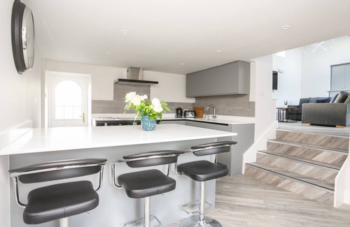 Corwen Cottage | DROVERS BARN, pet friendly, luxury holiday cottage in Corwen