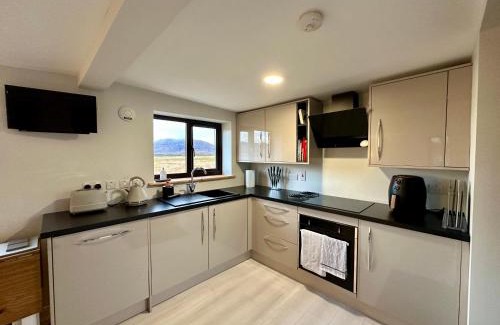 Grogarry Ski Chalet | Druidibeg Cabin, Loch Druidibeg, Isle of South Uist