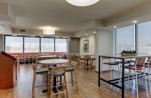 Marion Hotel | Drury Inn & Suites Marion