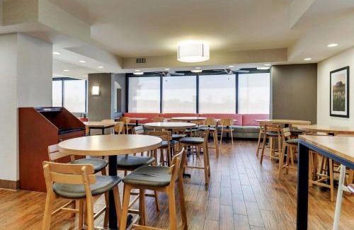 Marion Hotel | Drury Inn & Suites Marion