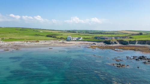 Llanfaethlu House | Dryll y Gro