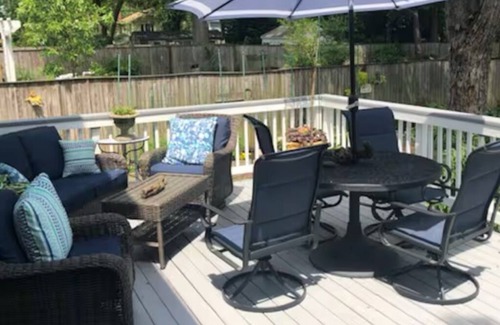 Annapolis House | DTA 2 bdrm w/parking, pet friendly, great location with all of the amenities!