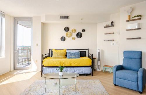 Downtown House | DTSS LuxePad 2BED 2BATH Washington DC Balcony Views, Gym, Pool, Free Parking