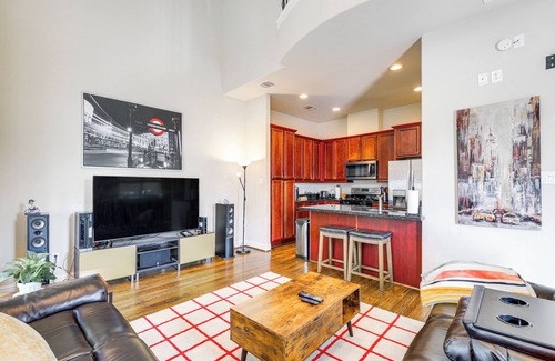 East Downtown Houston House | Dtwn Houston Home Near Stadiums: WFH Friendly!