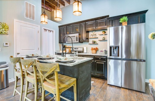 Monett Apartment | Dtwn Loft in the Heart of Monett: Pets Welcome!