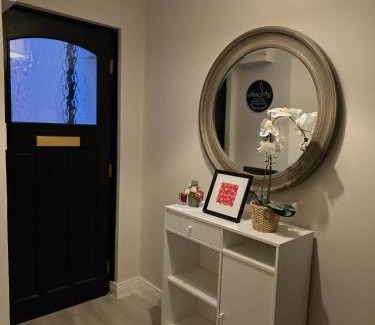Ongar House | Dublin - 3 Bedroom Cosy Home - Sleeps Max 7