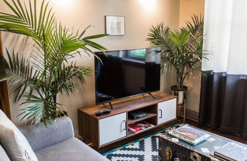 Bronzeville Bed & Breakfast | Dubois Guest House Room 102